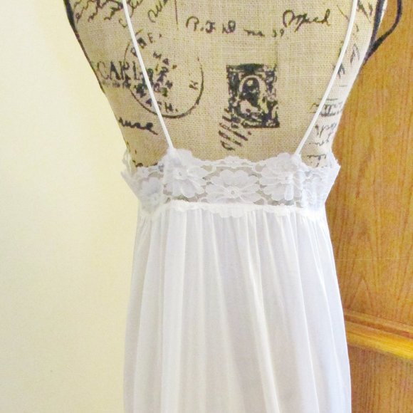 Vintage Val Mode Womens Long Negligee/Nightgown White Bridal Lace Bodice, Size M - Picture 7 of 11